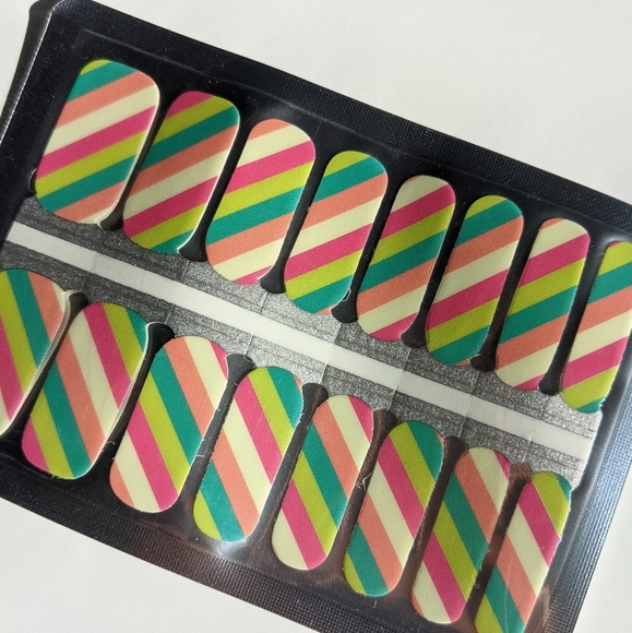 5 for$20 Nail Wraps- Ribbon Cane - Picture 1 of 8